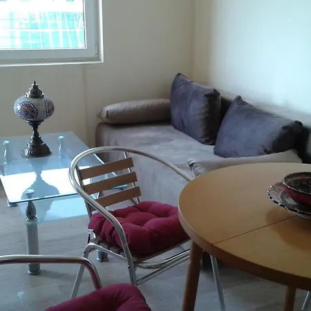 דירה Ganz Real Estate 1 *